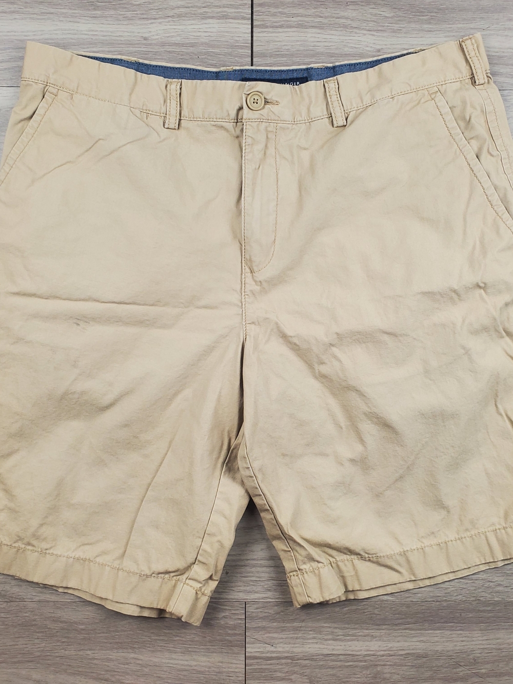 Tommy Hilfiger Khaki Chino Shorts Men's Size 38 Cotton Flat Front